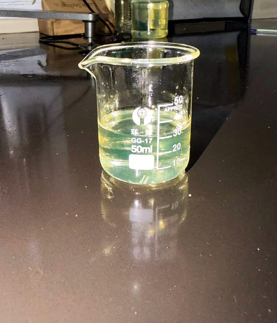 Prueba de aceite en vaso de laboratorio
